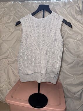 Rachel Zoe Light Gray Cable Knit Sleeveless Vest